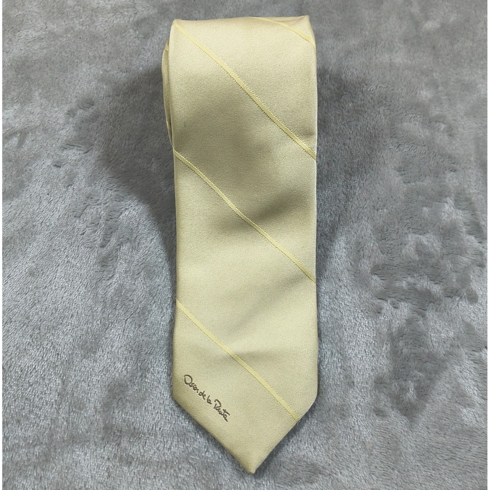 Vintage Oscar de la Renta Tie Mens 55.5x3 Yellow Striped Silk Blend Luxury Logo